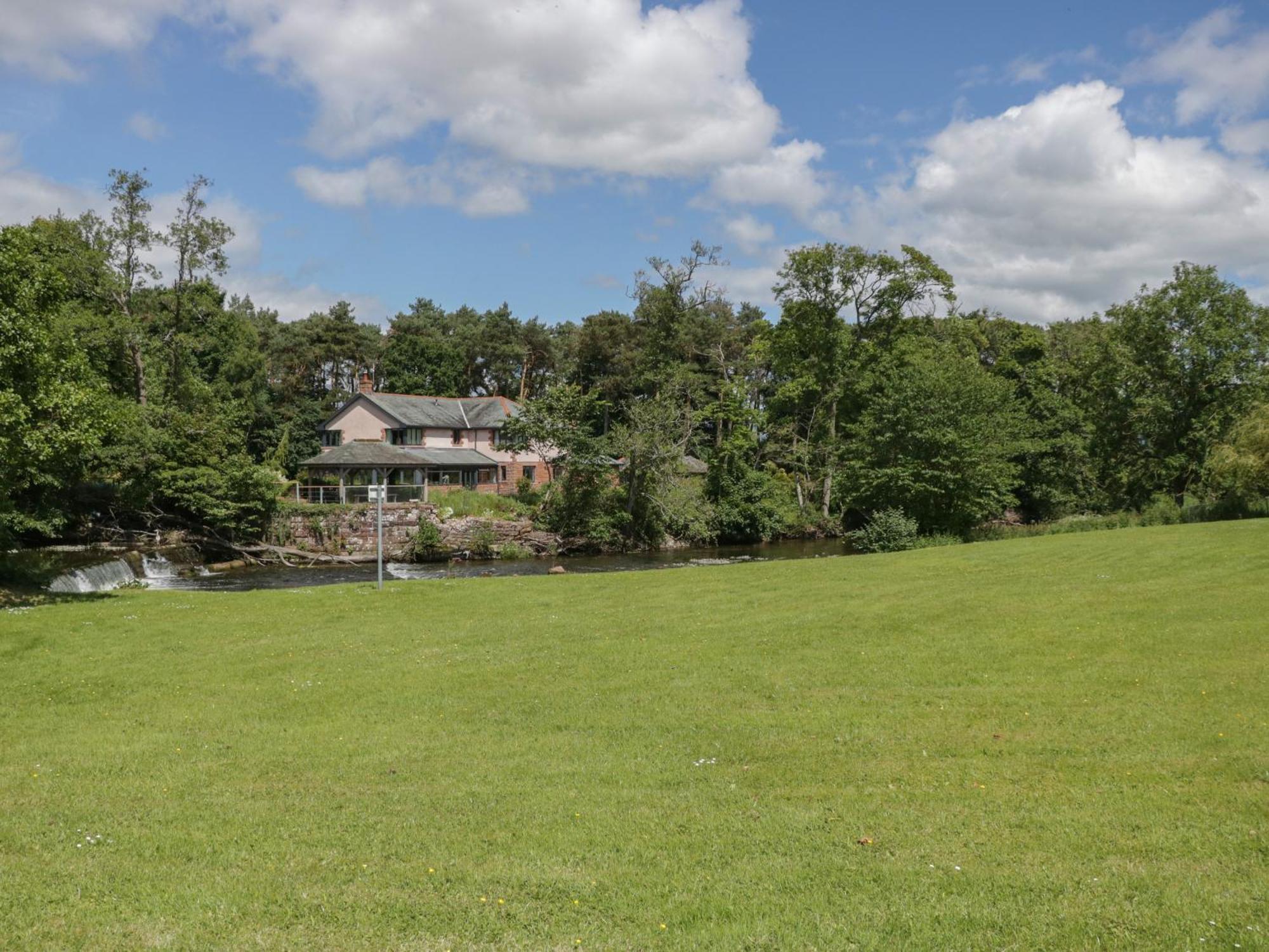 21 Eamont Park Villa Penrith Exterior photo